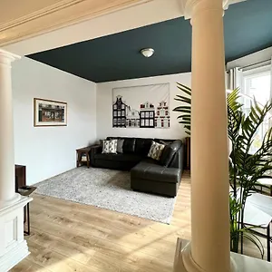  Apartment Les 300s 3e Avenue